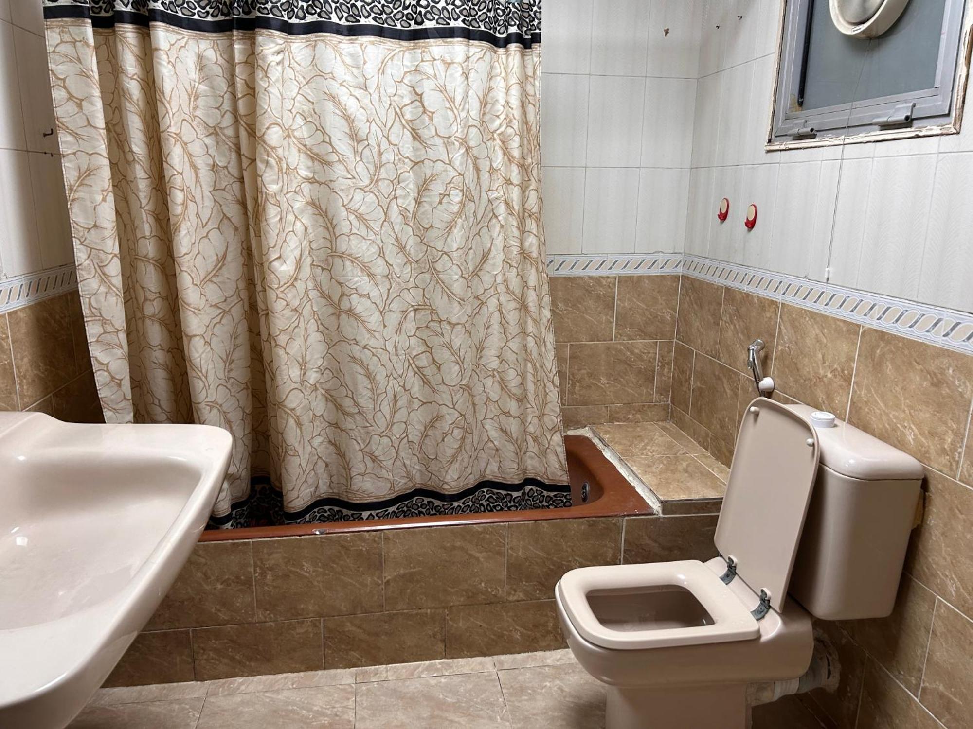 Apartment Ezzat Salama Abbas Al Akkad *