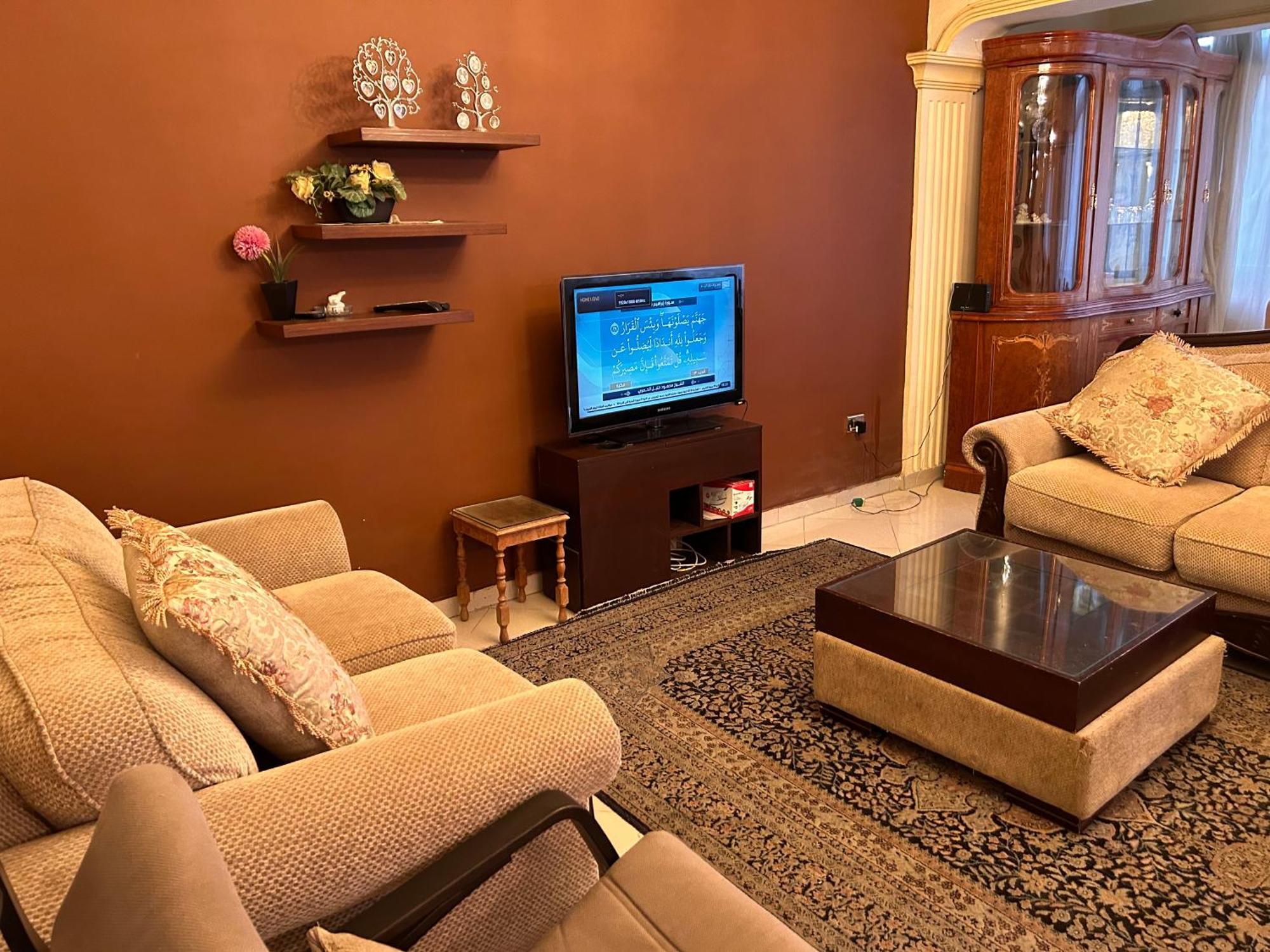 Apartment Ezzat Salama Abbas Al Akkad *
